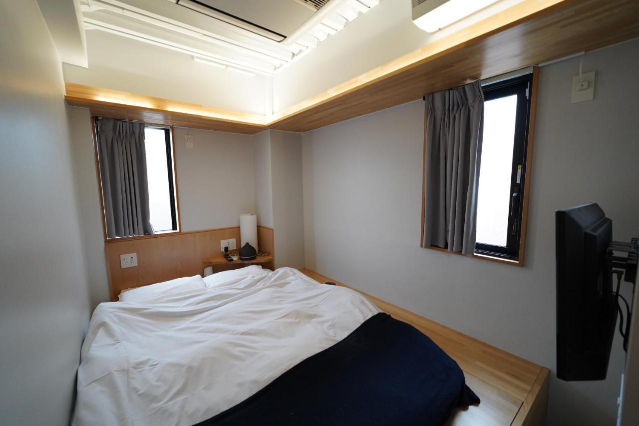 Plat Hostel Keikyu Asakusa Station Токіо Екстер'єр фото